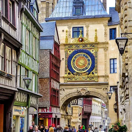 Gare - Parking Gratuit * Руан